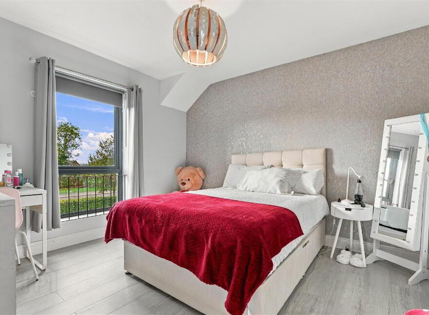 12 Oakwood, Antrim, BT41 2FE