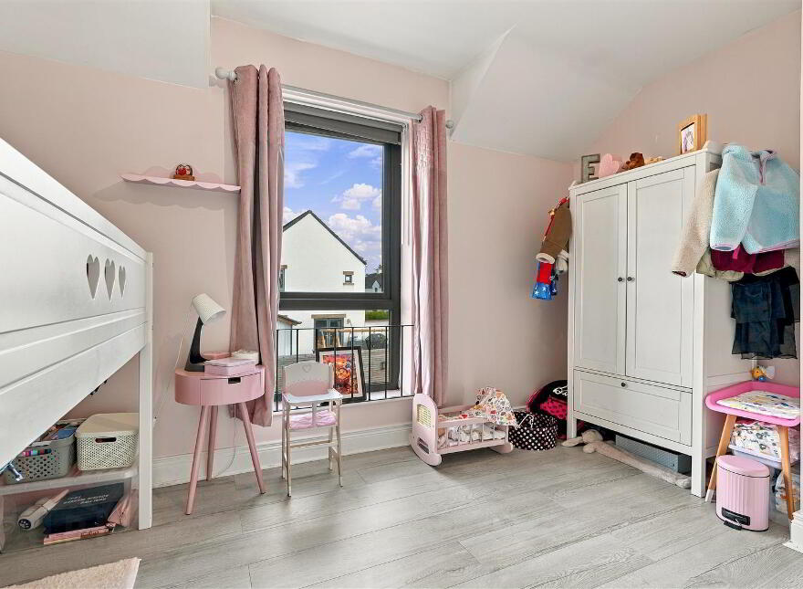 12 Oakwood, Antrim, BT41 2FE