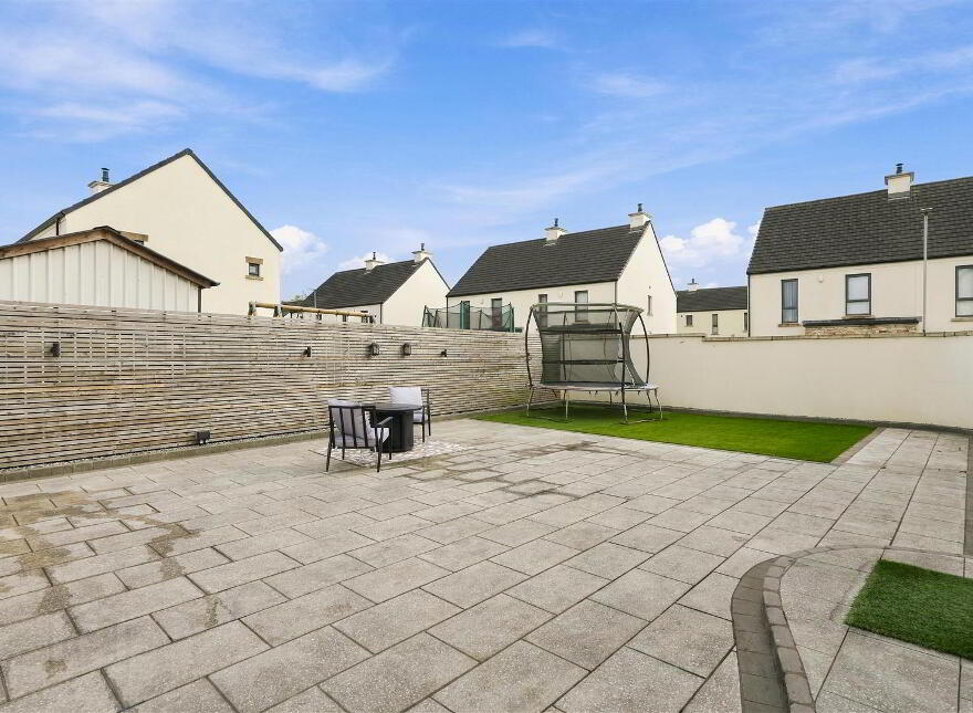12 Oakwood, Antrim, BT41 2FE