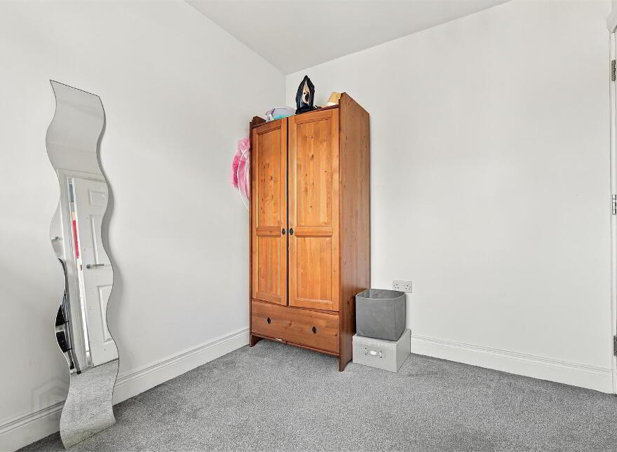12 Oakwood, Antrim, BT41 2FE