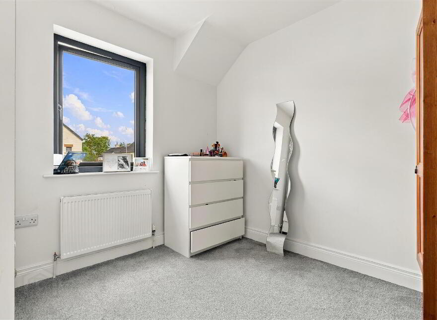 12 Oakwood, Antrim, BT41 2FE