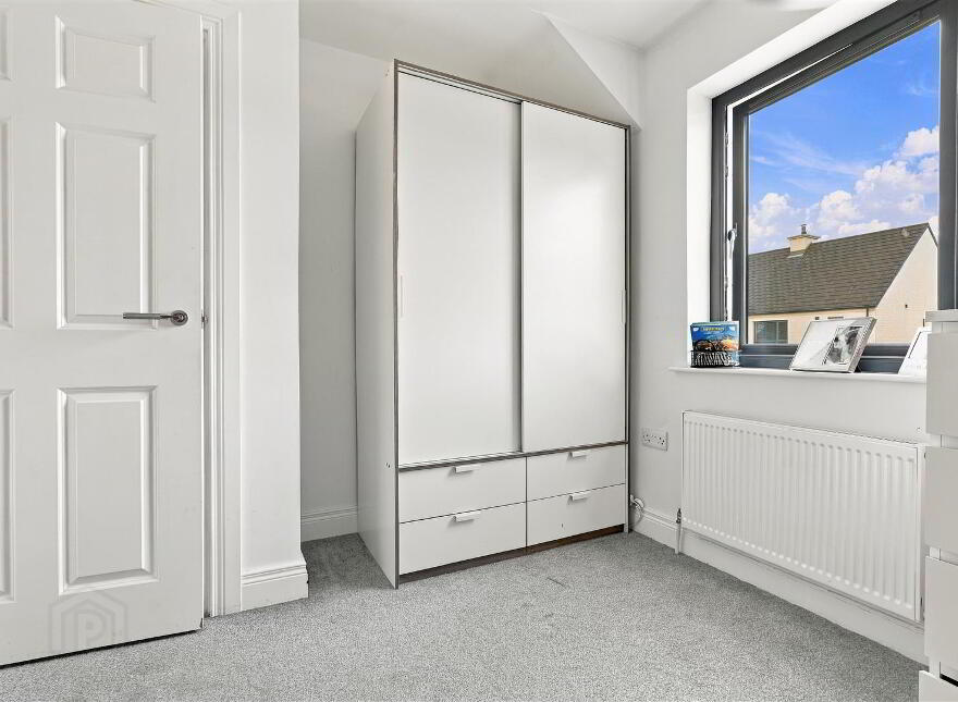 12 Oakwood, Antrim, BT41 2FE