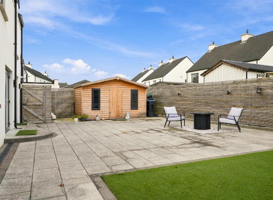 12 Oakwood, Antrim, BT41 2FE