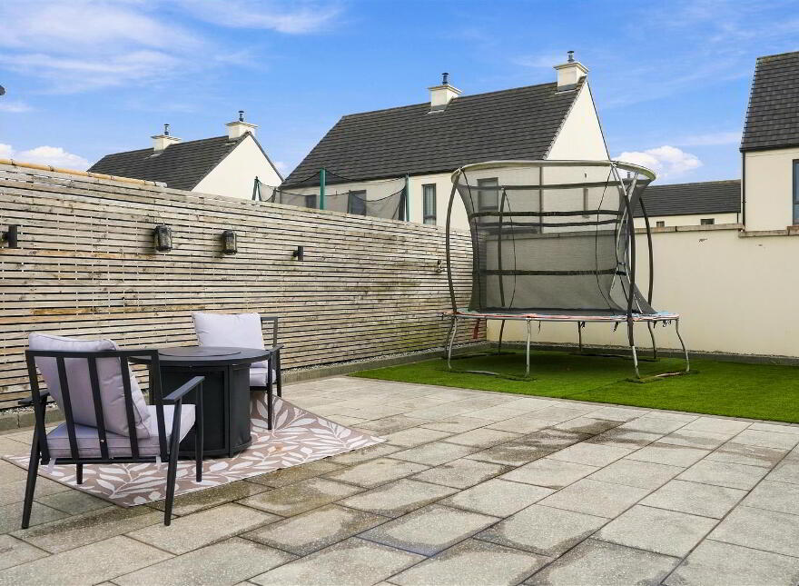 12 Oakwood, Antrim, BT41 2FE