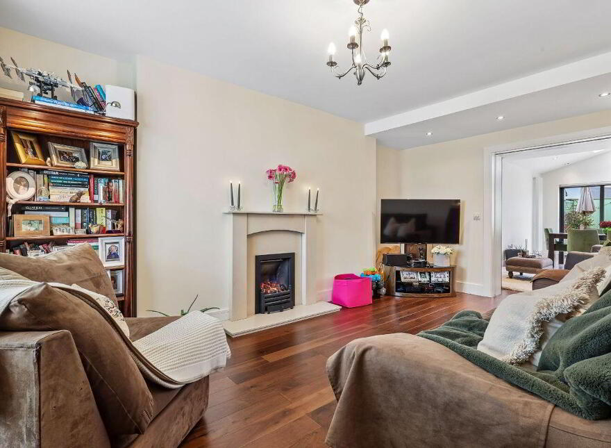 2 The Garth, Kingswood, Kingswood, D24Y62X