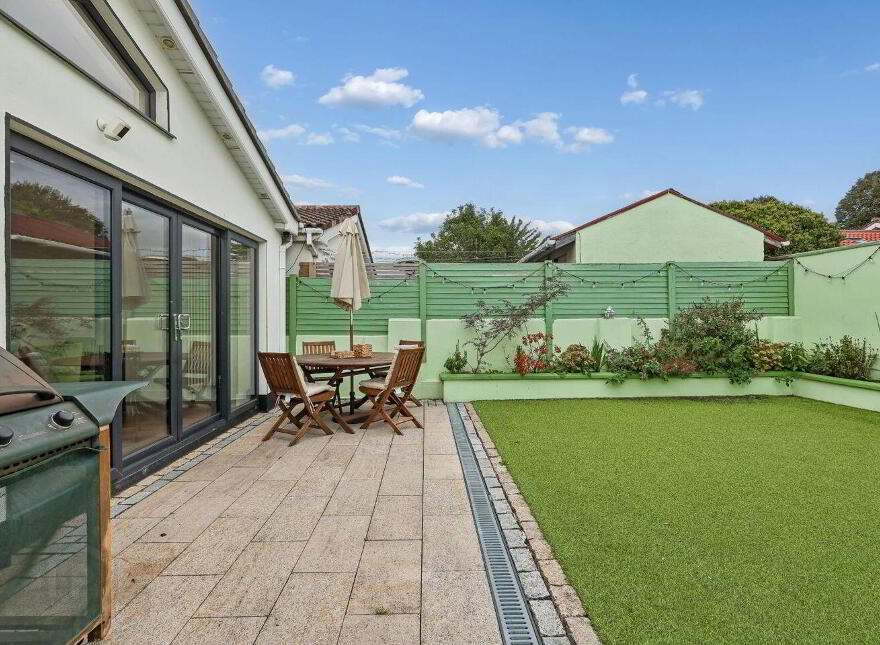 2 The Garth, Kingswood, Kingswood, D24Y62X
