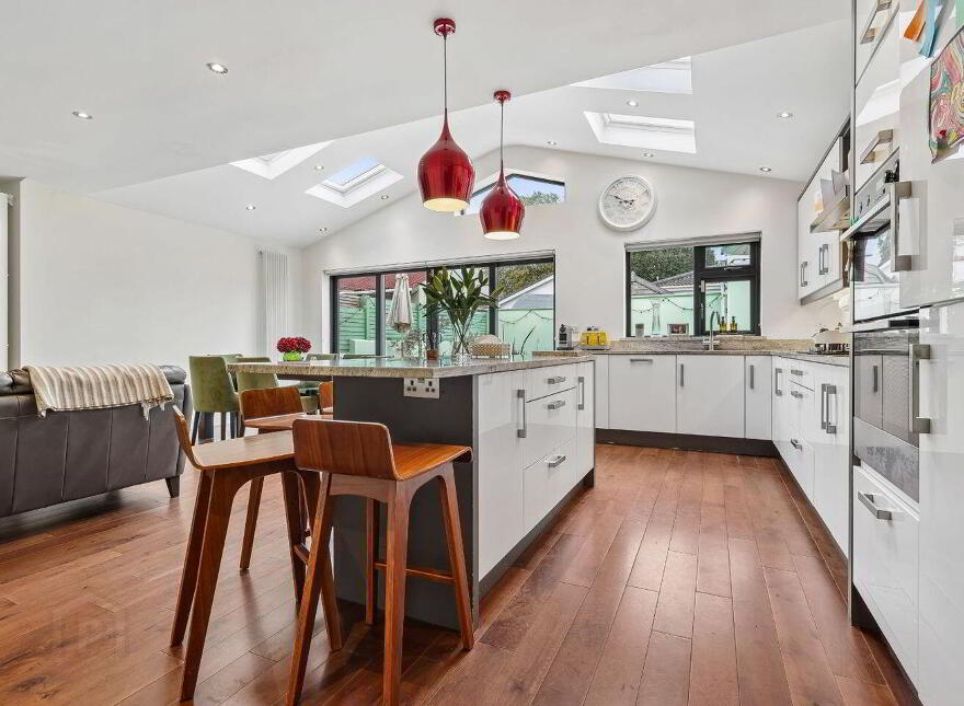 2 The Garth, Kingswood, Kingswood, D24Y62X