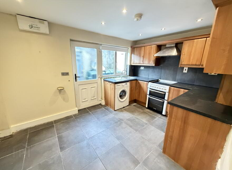 25 Charlemont Square West, Bessbrook, Newry, BT35 7AF