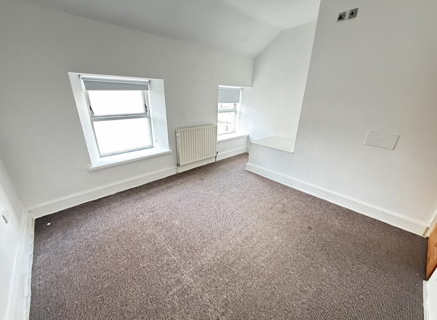 25 Charlemont Square West, Bessbrook, Newry, BT35 7AF