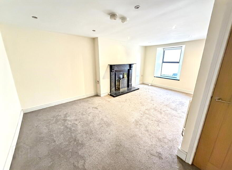 25 Charlemont Square West, Bessbrook, Newry, BT35 7AF