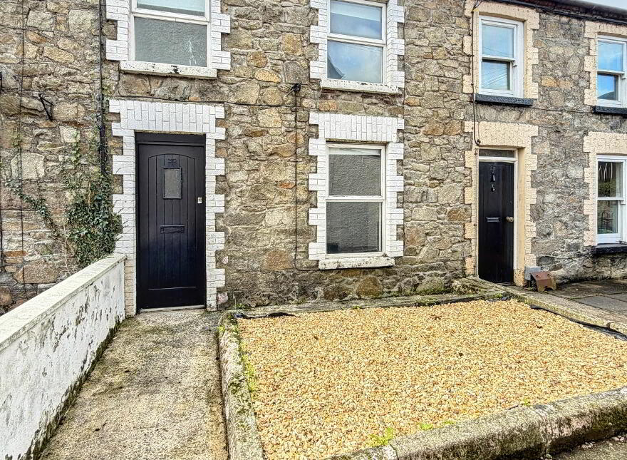 25 Charlemont Square West, Bessbrook, Newry, BT35 7AF photo
