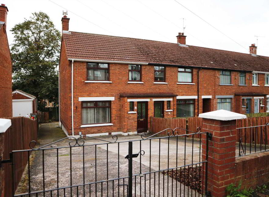 11 West Circular Road, Ballygomartin, Belfast, BT13 3QA photo