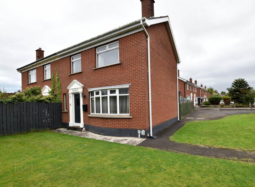 43 Silverbirch Road, Bangor, BT19 6EU photo