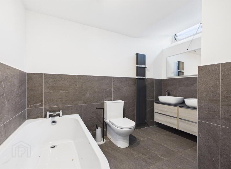 Apt 1 Pier House, 1 Seafront Road, Holywood, BT18 0BB