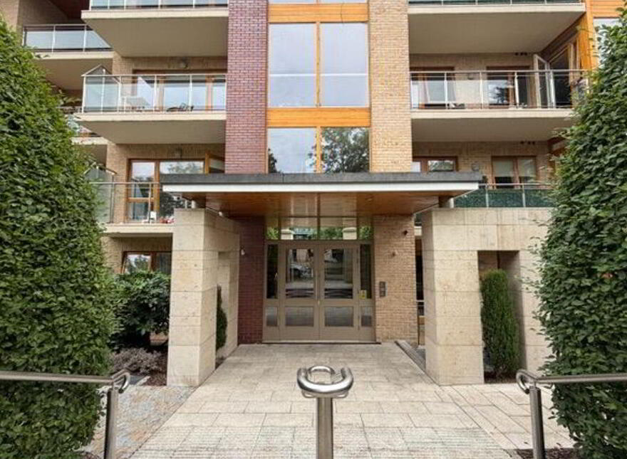 The Oak, Trimbleston, Goatstown, Goatstown, D14P300 photo