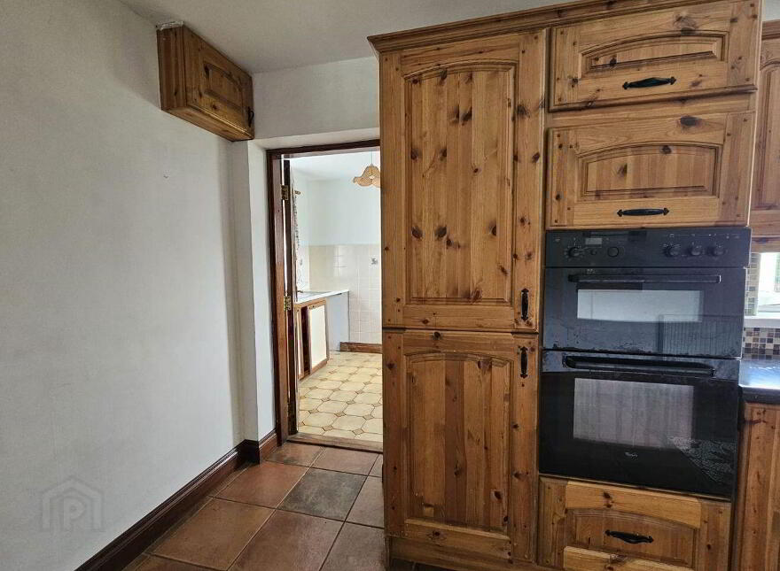 Ballyoran, Ballyboy, R42R120