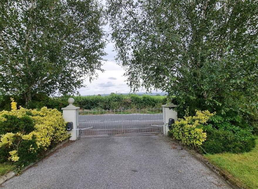 Ballyoran, Ballyboy, R42R120