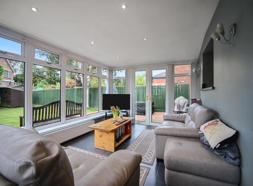 75 Knock Road, Belfast, BT5 6LD