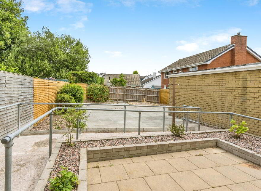 10 Adlon Gardens, Lisburn, BT28 2EQ