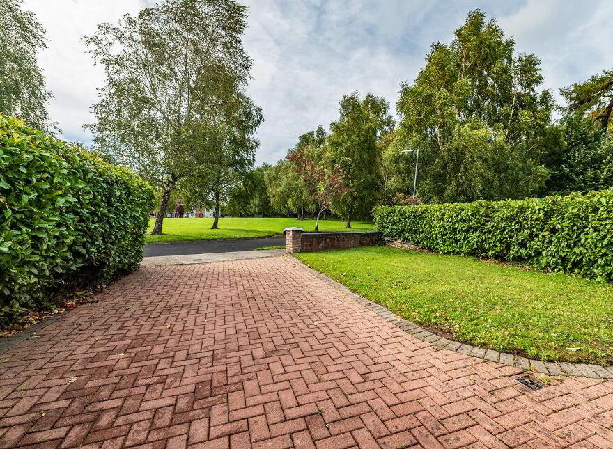 5 College Farm View, Newbridge, W12W673