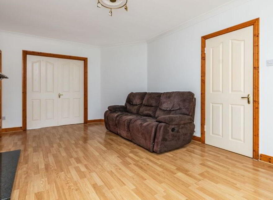 5 College Farm View, Newbridge, W12W673