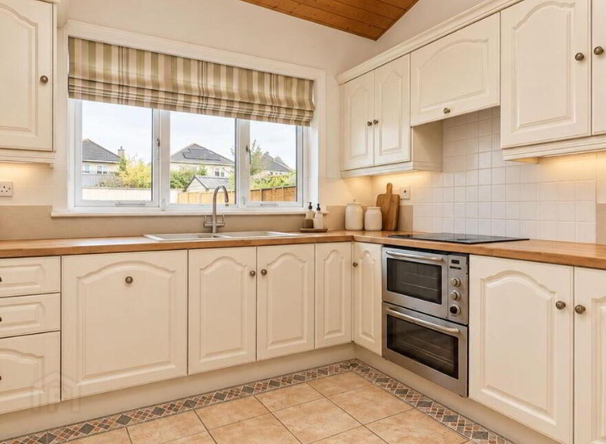 5 College Farm View, Newbridge, W12W673