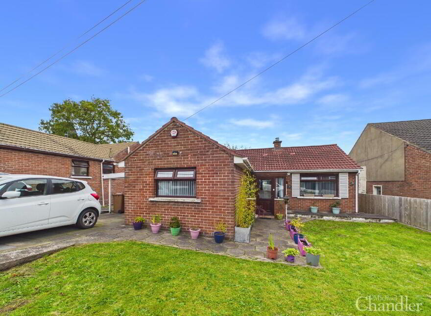 9 Hollygate Park, Carryduff, Belfast, BT8 8DZ photo