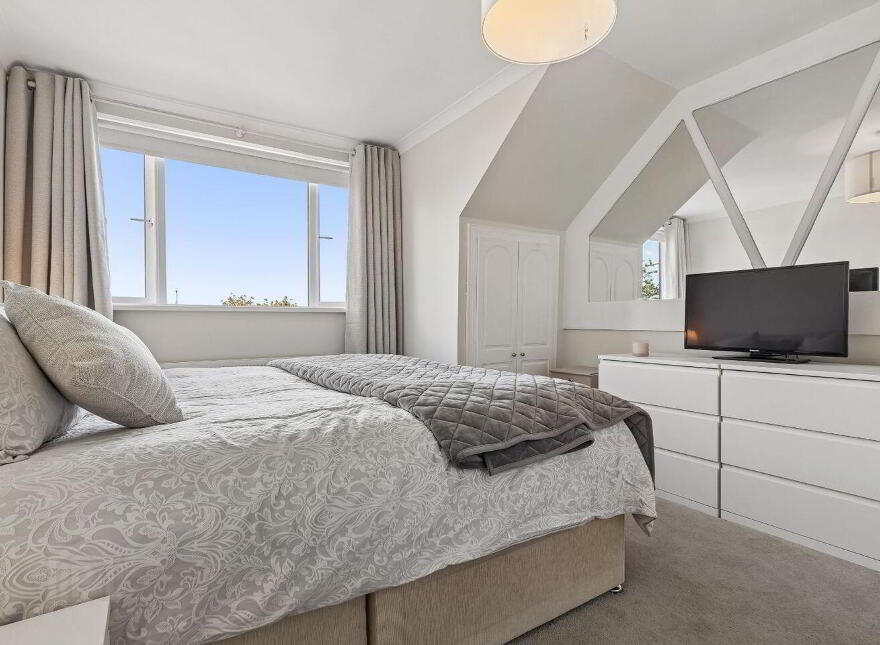 61 Sweetmount Avenue, Dundrum, Dundrum, D14YH98