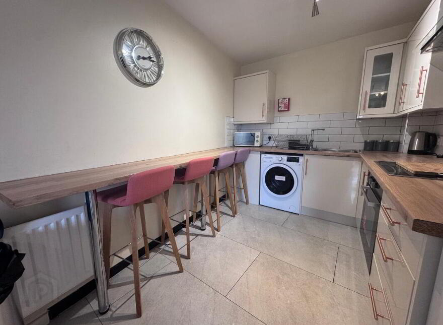 Apt 13, College Gate, Belfast, BT1 6AS
