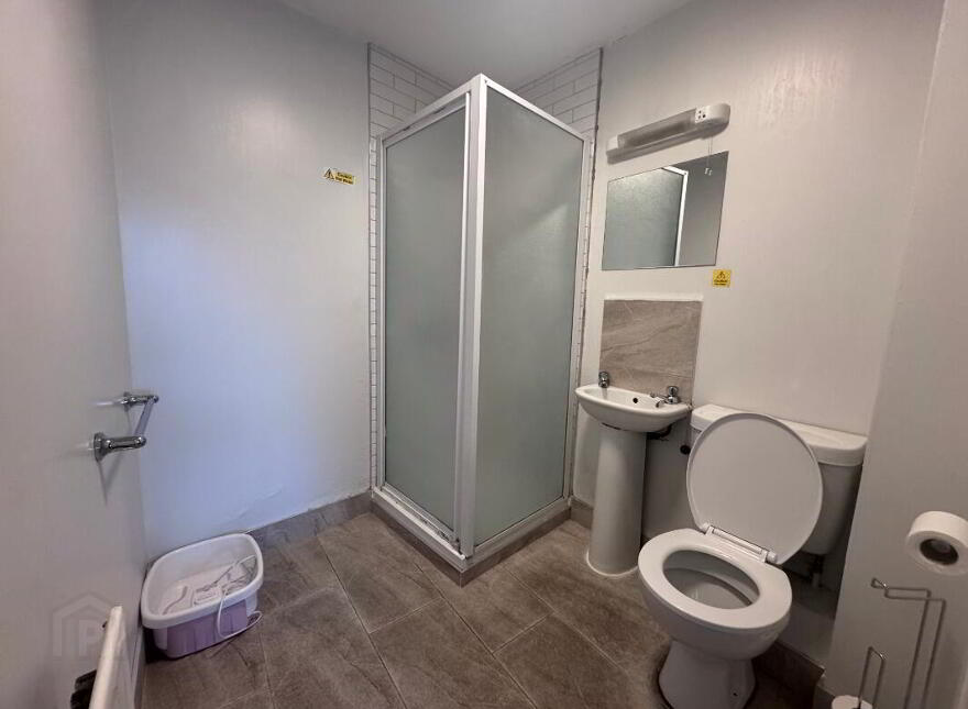 Apt 13, College Gate, Belfast, BT1 6AS