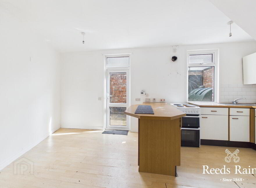2 Daphne Street, Belfast, BT12 5PQ