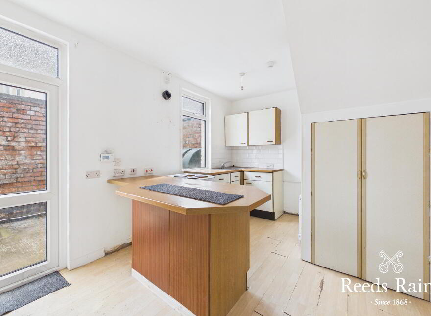 2 Daphne Street, Belfast, BT12 5PQ