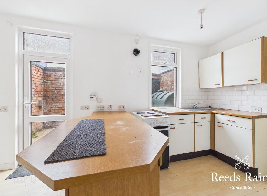 2 Daphne Street, Belfast, BT12 5PQ