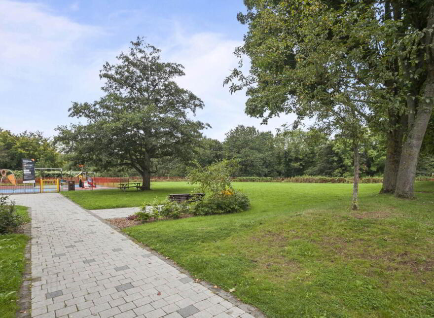 100 Edenderry Village, Edenderry, Belfast, BT8 8LQ