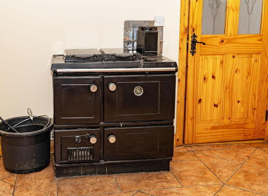 Edmondstown, Killucan, N91W978