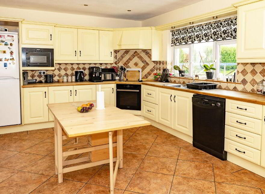 Edmondstown, Killucan, N91W978