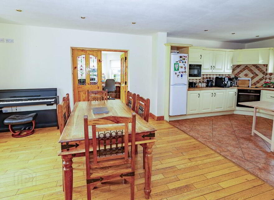 Edmondstown, Killucan, N91W978