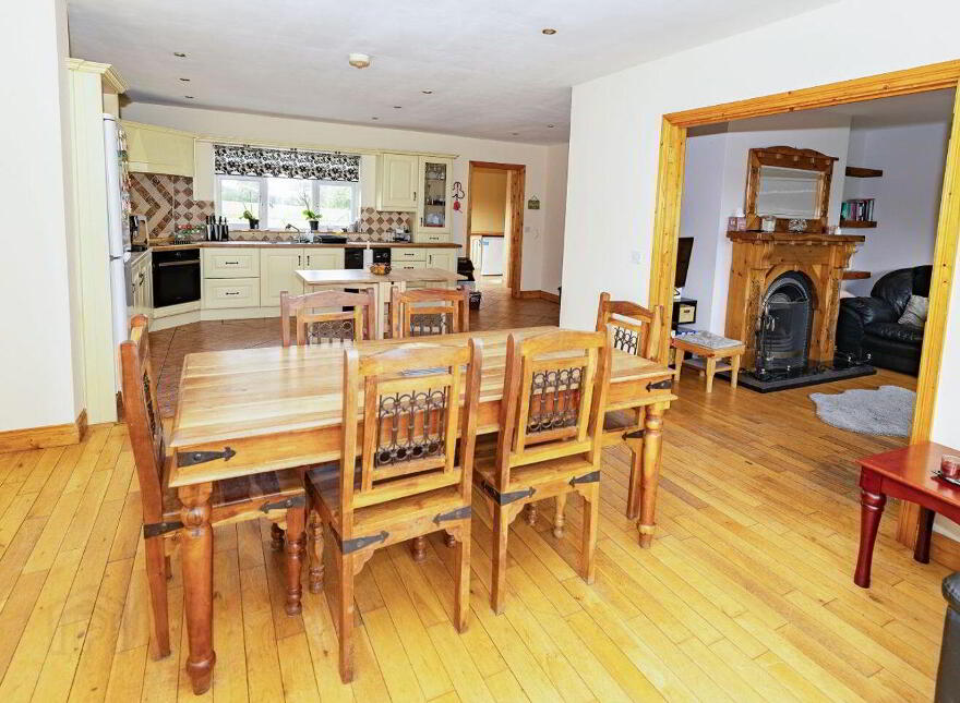 Edmondstown, Killucan, N91W978