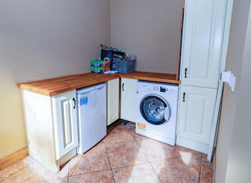 Edmondstown, Killucan, N91W978