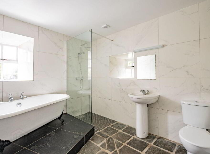 Teach Duinnshleibhe, Adamstown, Castletown-Geoghegan, N91A6X2