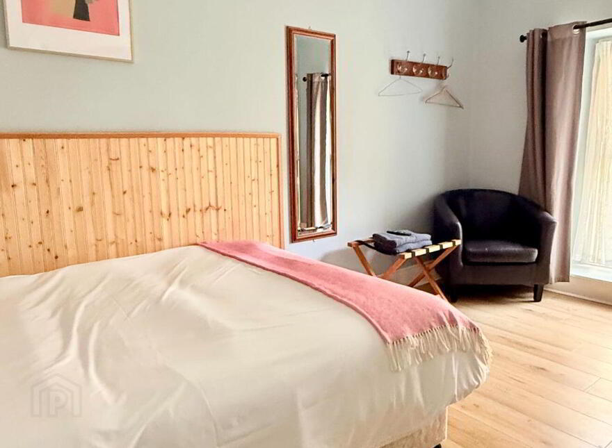 Rolling Wave, 7 Bayview Terrace, West End, Bundoran, F94Y278