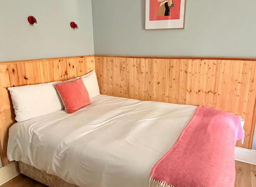 Rolling Wave, 7 Bayview Terrace, West End, Bundoran, F94Y278
