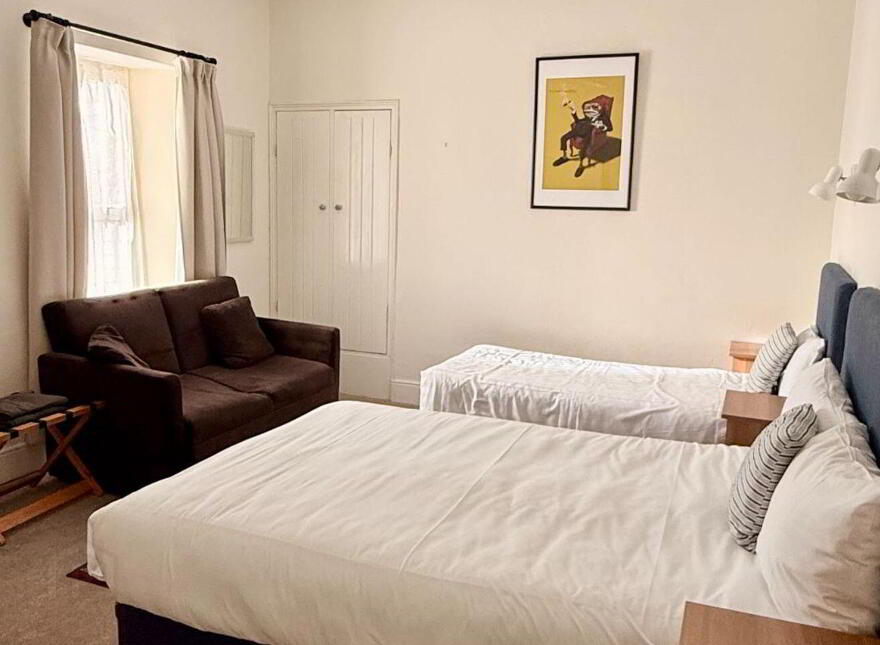 Rolling Wave, 7 Bayview Terrace, West End, Bundoran, F94Y278