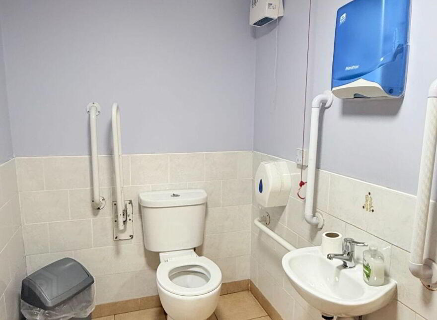 Waves Surf Café, Main Street, Bundoran, F94D6RW