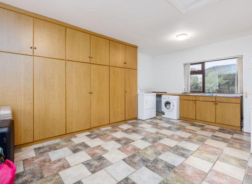 Gillaroo Lodge, West End, Bundoran, F94DP65