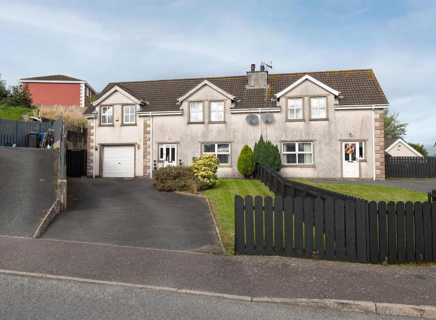 27 Vianstown Heights, Downpatrick, BT30 6TF