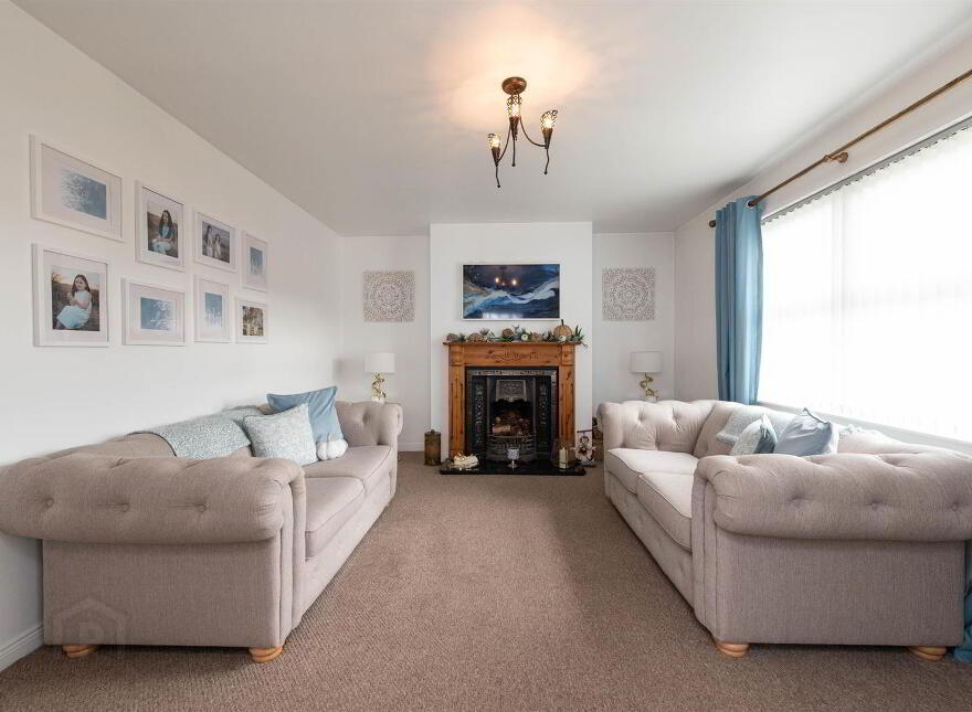 27 Vianstown Heights, Downpatrick, BT30 6TF