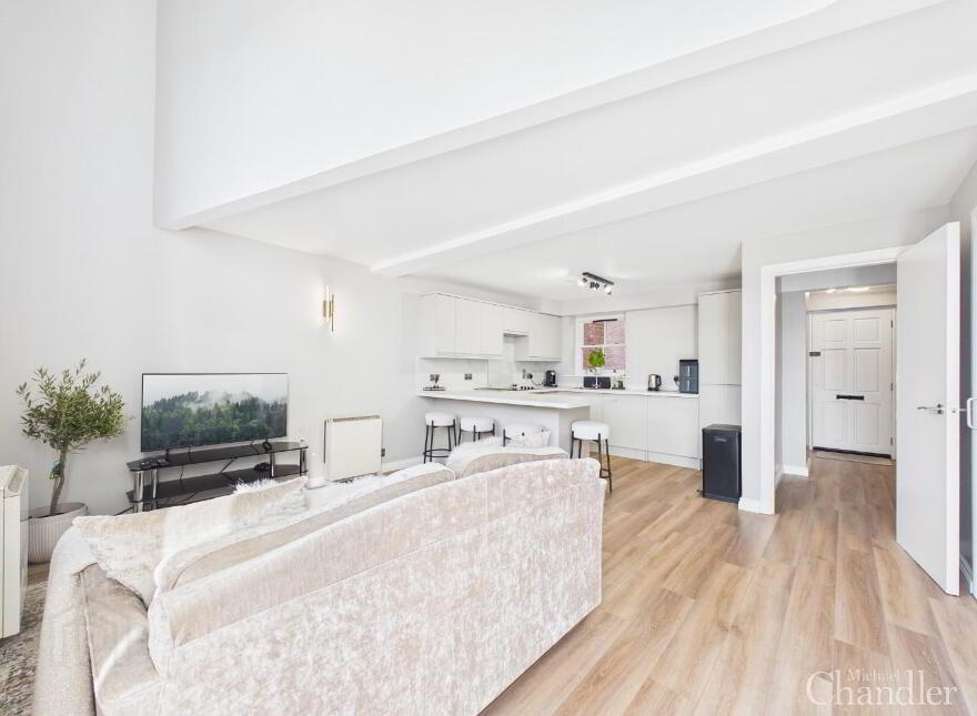 Apt 5, 48 Rossmore Drive, Ormeau, Belfast, BT7 3LA
