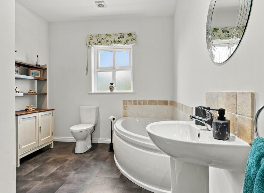 7 Old Manse Grove, Toomebridge, BT41 3GY