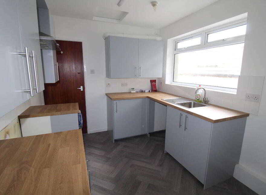 F2 38 Grays Hill, Bangor, BT20 3BB
